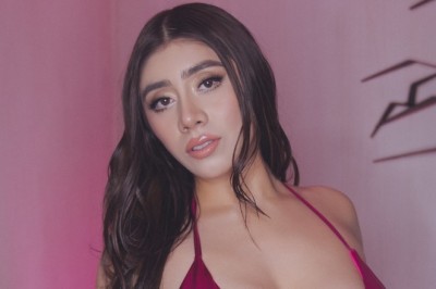 Violet Myers WINS Fave Social Media Personality at Pornhub Awards AGAIN!