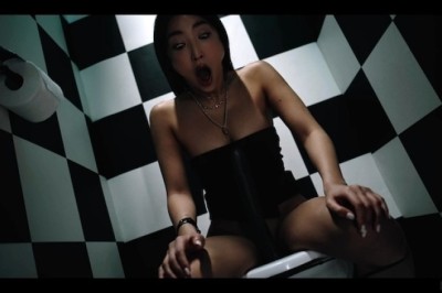 Emiri Momota Has a Toilet Encounter of the Alien Kind at Hentaied